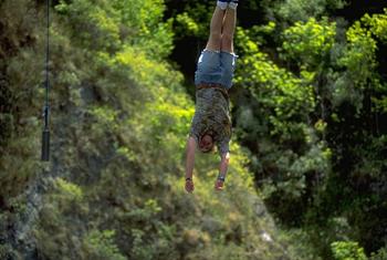 Bunjee jumping from the Bridge of Valgadena